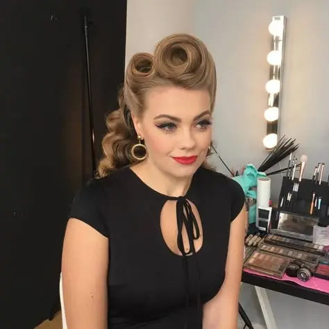 Victory Rolls in Raven Black