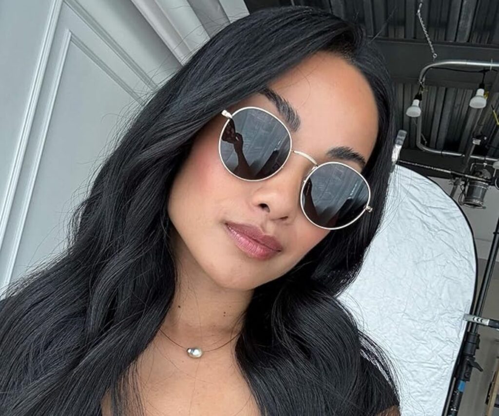 WearMe Pro – Reflective Lens Round Trendy Sunglasses