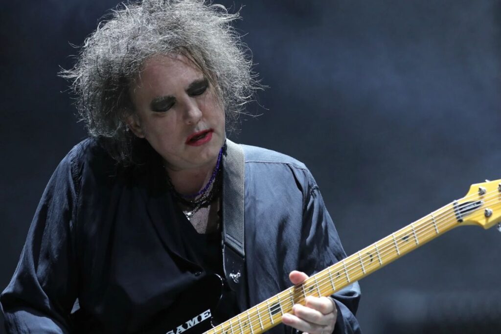 Robert Smith considered a goth fashion icon
